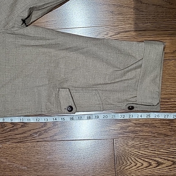 Tweed pattern Capri pants. Size 4. Good condition. - Picture 3 of 7